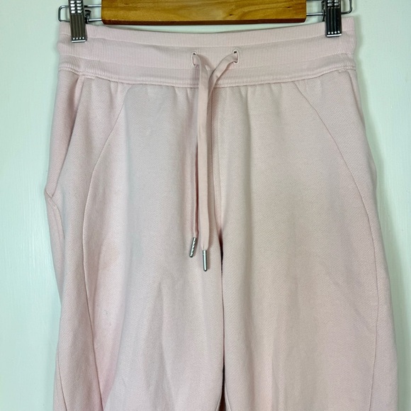 Lululemon Scuba High-Rise Relaxed Jogger
Pink Peony - Picture 5 of 9